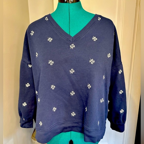 Draper James Bobbie Embroidered Sweatshirt navy white flowers 2X - Picture 1 of 14
